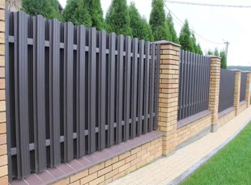 zabor-metallicheskii-shtaketnik-768x576-1.jpg